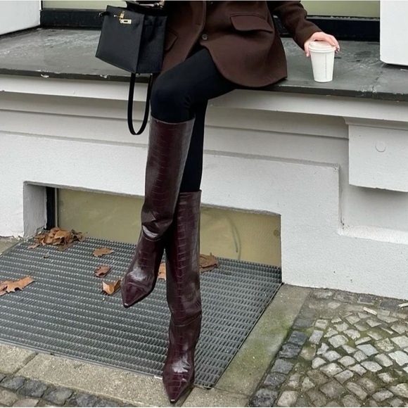 Chocolate brown crocodile boots for the Fall - Picture 2 of 15